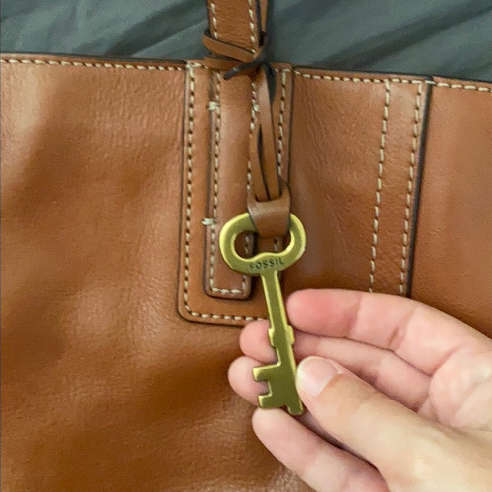Brown leather Fossil purse - Picture 3 of 12